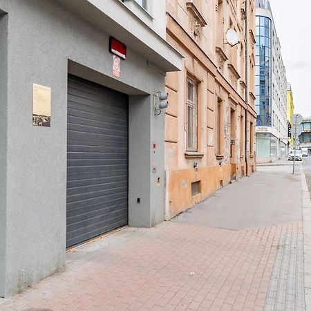 Brand New Studio Apartment #51 With Free Secure Parking In The Center プラハ エクステリア 写真
