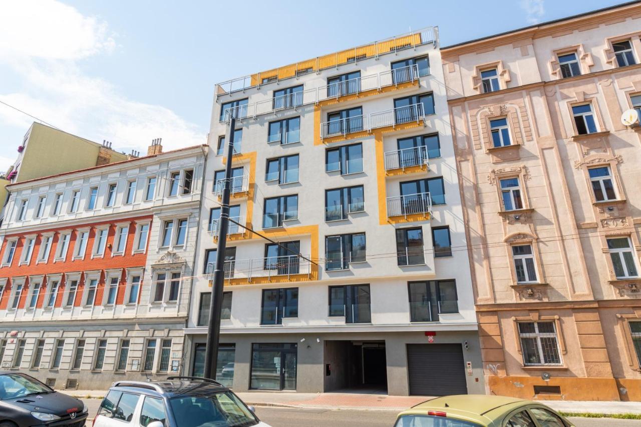 Brand New Studio Apartment #51 With Free Secure Parking In The Center プラハ エクステリア 写真